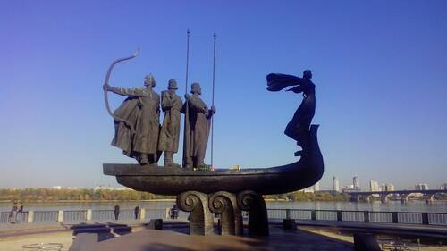 		                                
		                                		                            	                            	
		                            <span class="slider_description">Kyiv Founders Monument</span>
		                            		                            		                            